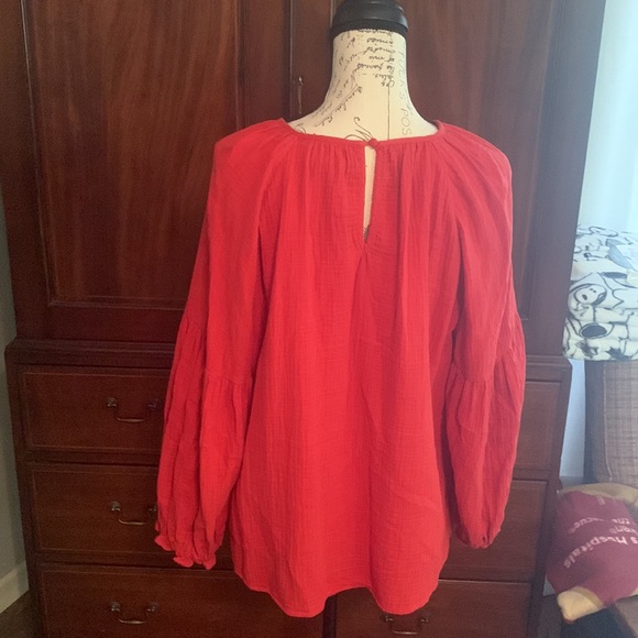 Universal Thread Balloon Sleeve Top. Size Large - Picture 3 of 4